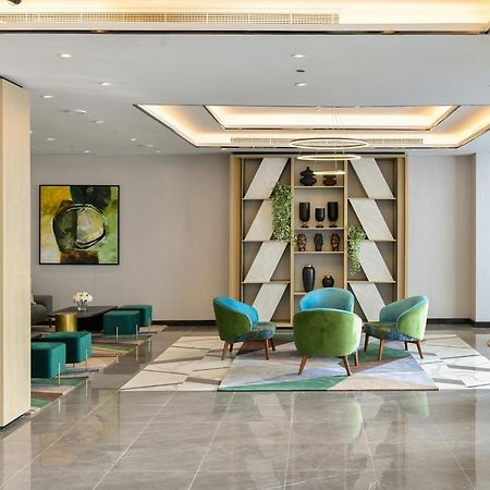 Damac Hills 2 Hotel, An Edge By Rotana Hotel ดูไบ ภายนอก รูปภาพ