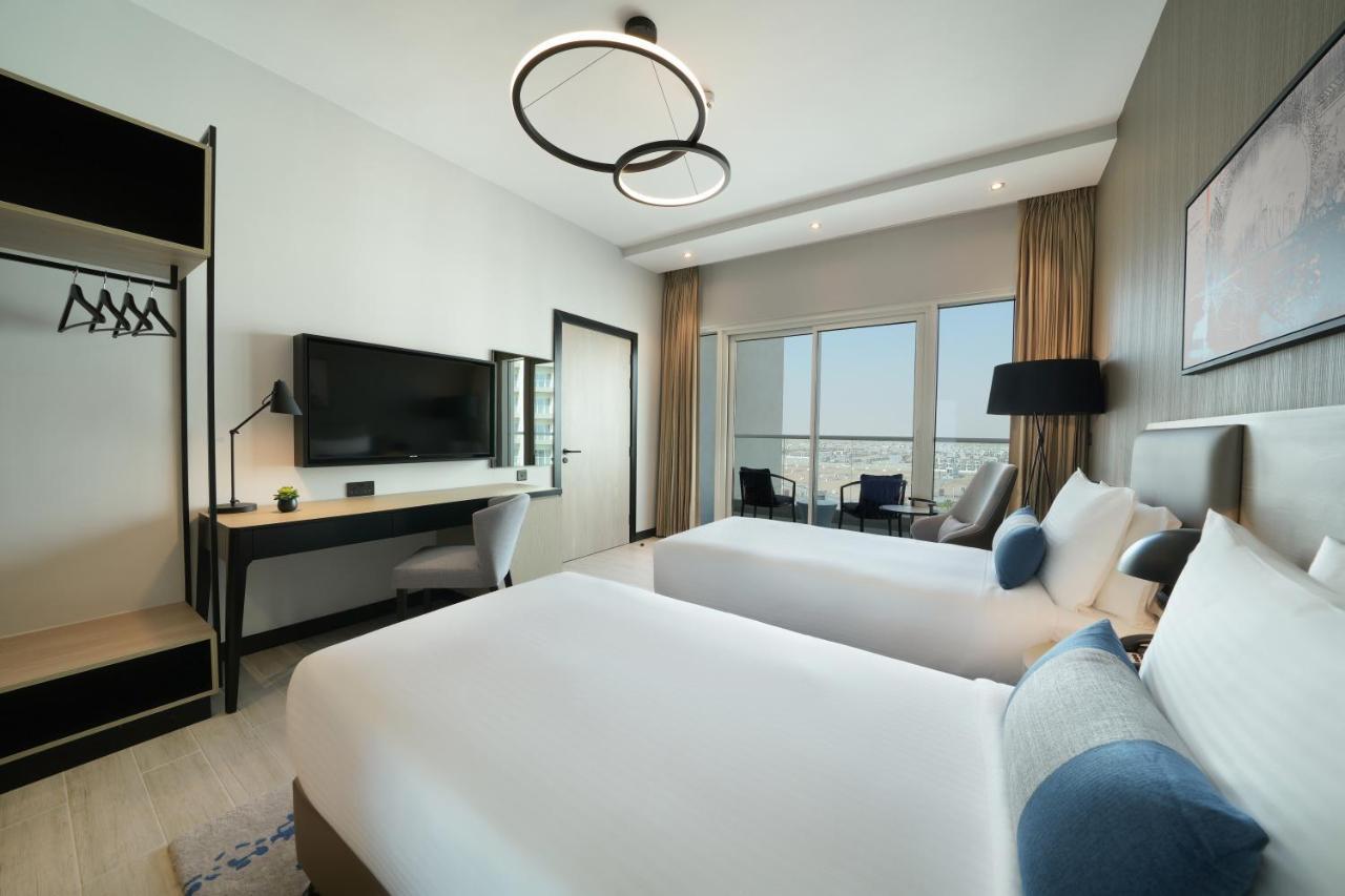 Damac Hills 2 Hotel, An Edge By Rotana Hotel ดูไบ ภายนอก รูปภาพ
