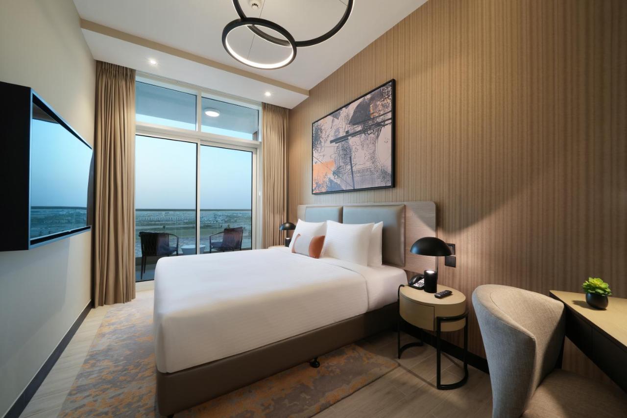 Damac Hills 2 Hotel, An Edge By Rotana Hotel ดูไบ ภายนอก รูปภาพ