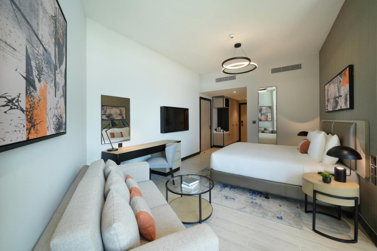 Damac Hills 2 Hotel, An Edge By Rotana Hotel ดูไบ ภายนอก รูปภาพ